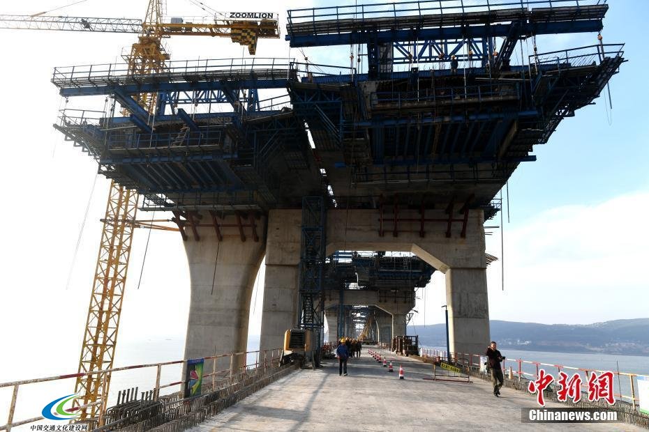中国首座跨海峡公铁两用大桥完成桩基施工 4