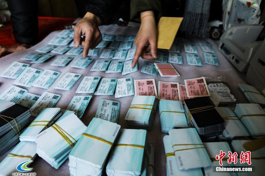 春运将至 郑铁警方破获特大制贩假火车票案